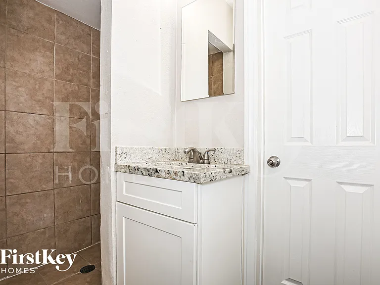 2317 Hassett Ave — Photo 14