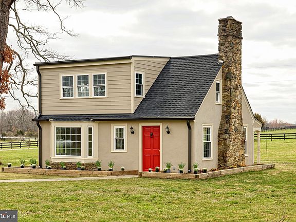 2nd image of 2083 Atoka Rd