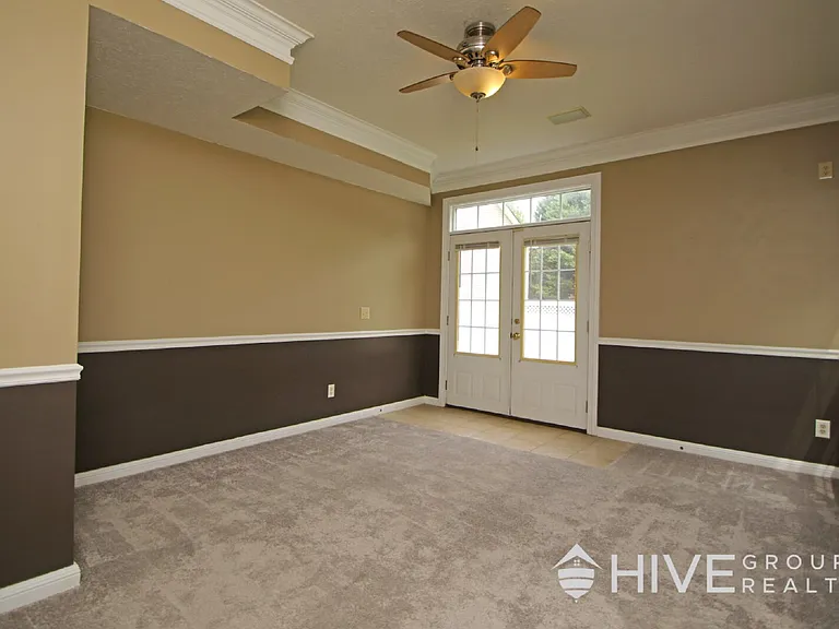 155 Chelsea Cir — Photo 29