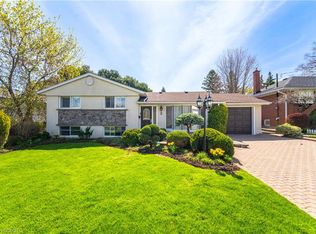 3 Donata Dr, Mississauga, ON L5M 1T2