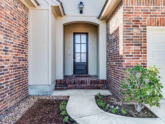 3rd image of 315 Annabelle Ln