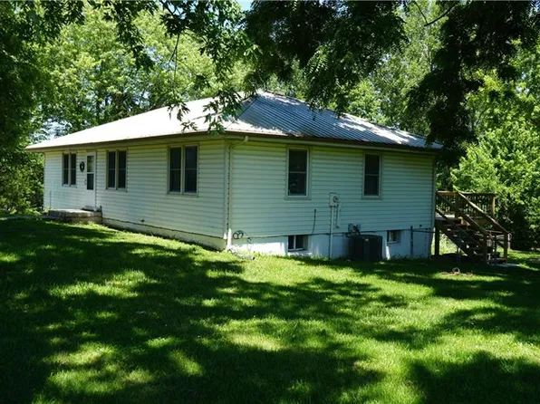 14701 Tillman Rd, Smithville, MO 64089