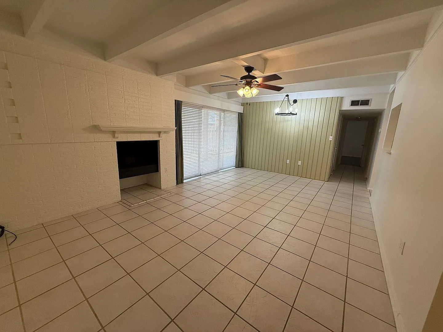 1008 S College Rd — Photo 3