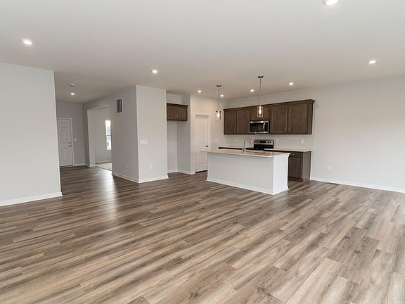 4th image of 6473 Heathbrook Ct