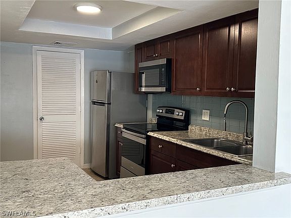 2nd image of 2264 Winkler Ave APT 313
