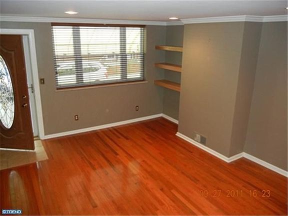 2nd image of 2542 S Sartain St