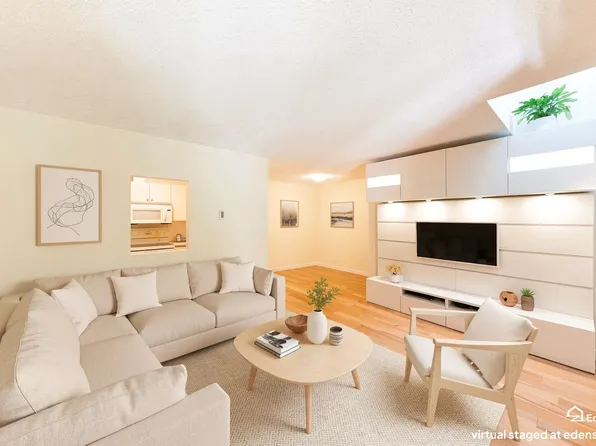 3319 Mountain Hwy, North Vancouver, BC V7K 2H4