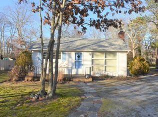 55 Kyle Rd, Hampton Bays, NY 11946