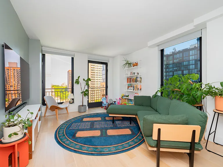 111 Montgomery St #11F — Photo 1