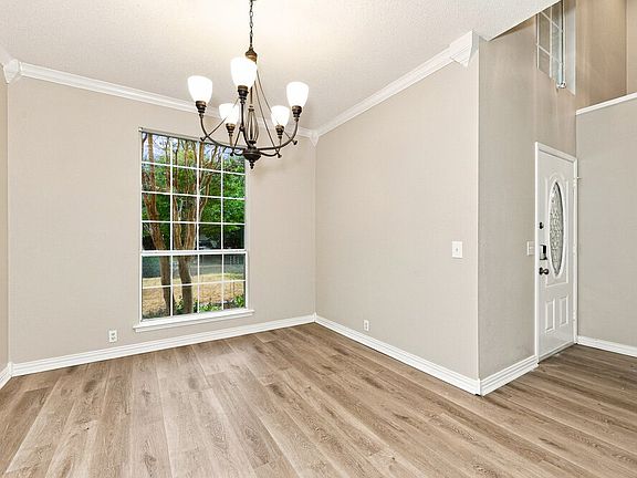 5th image of 3232 Roddy Dr
