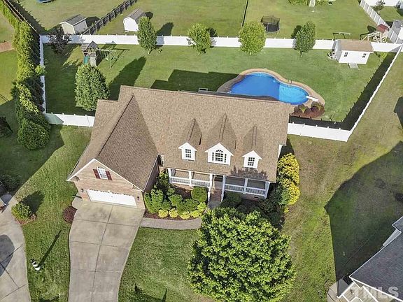 3rd image of 54 Westcliff Ct