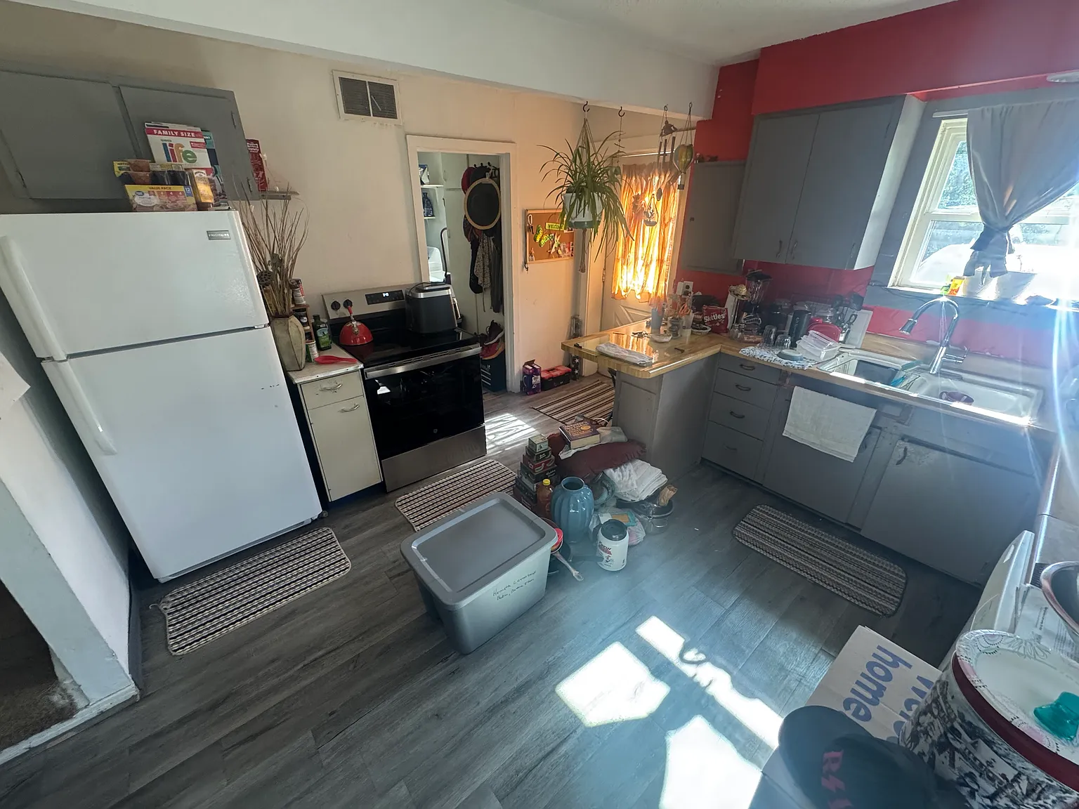 4 bed, 1500 sqft, $1,200 — Photo 1