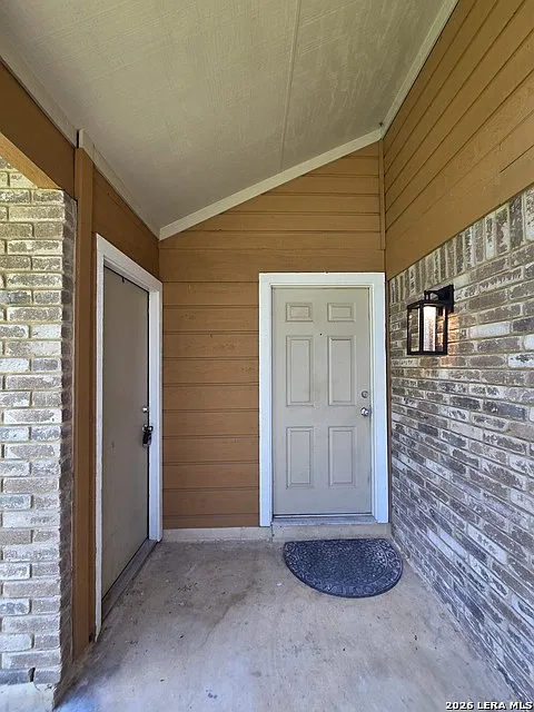 2 bed, 1.5 bath, 1927 sqft, $1,500 — Photo 4