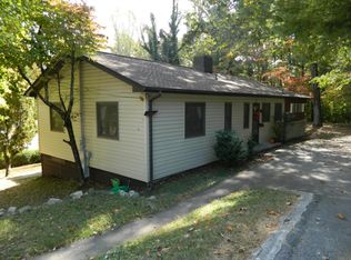 102 Ogontz Ln, Oak Ridge, TN 37830