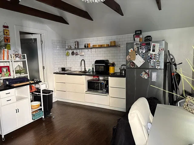Studio, 400 sqft, $1,200 — Photo 4
