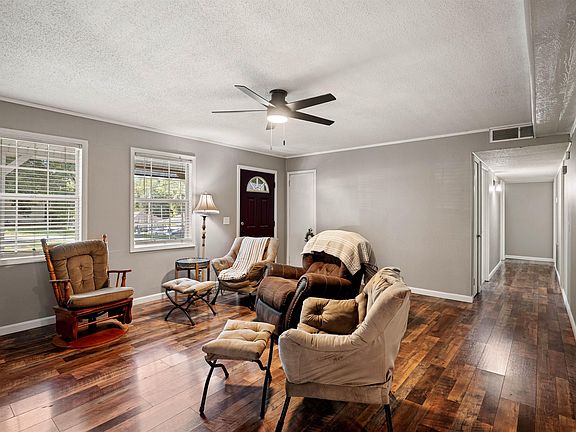 5th image of 301 Winchester St