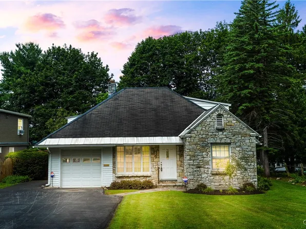 10 Benton Cir, Utica, NY 13501