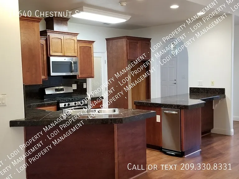18640 Chestnut St — Photo 5
