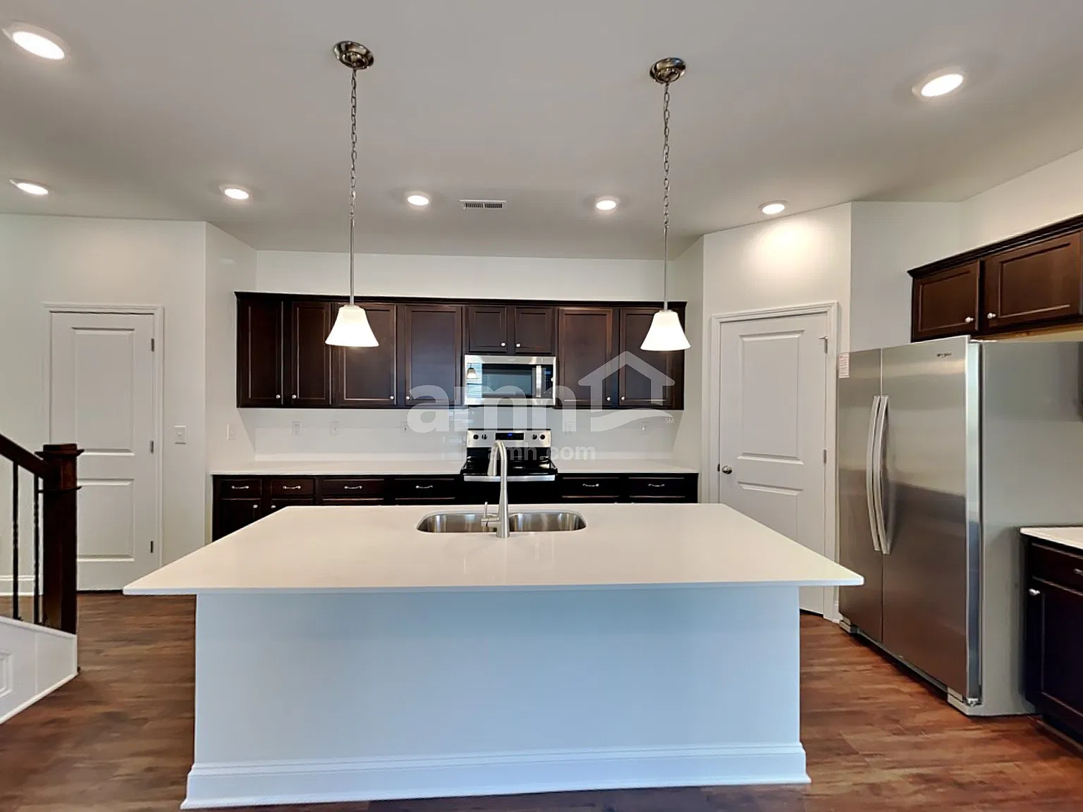 5 bed, 3.0 bath, 2513 sqft, $3,195 — Photo 4