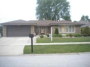 7824 Willowood Ct, Orland Park, IL 60462