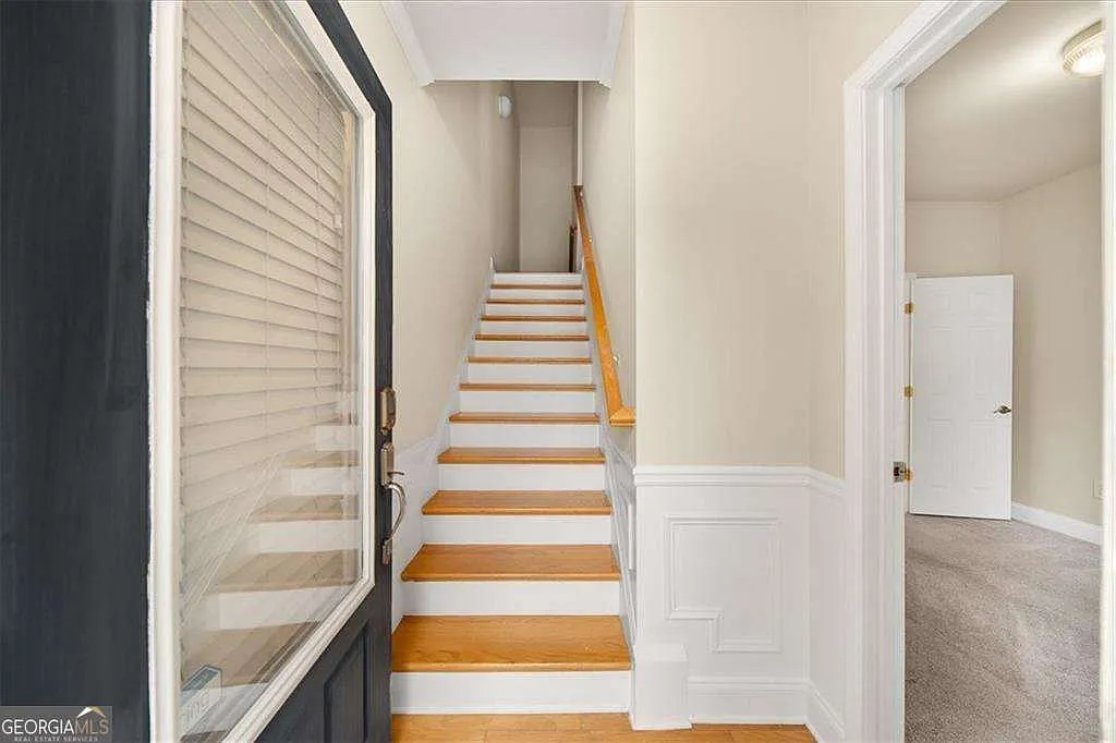 3 bed, 3.5 bath, $2,695 — Photo 4