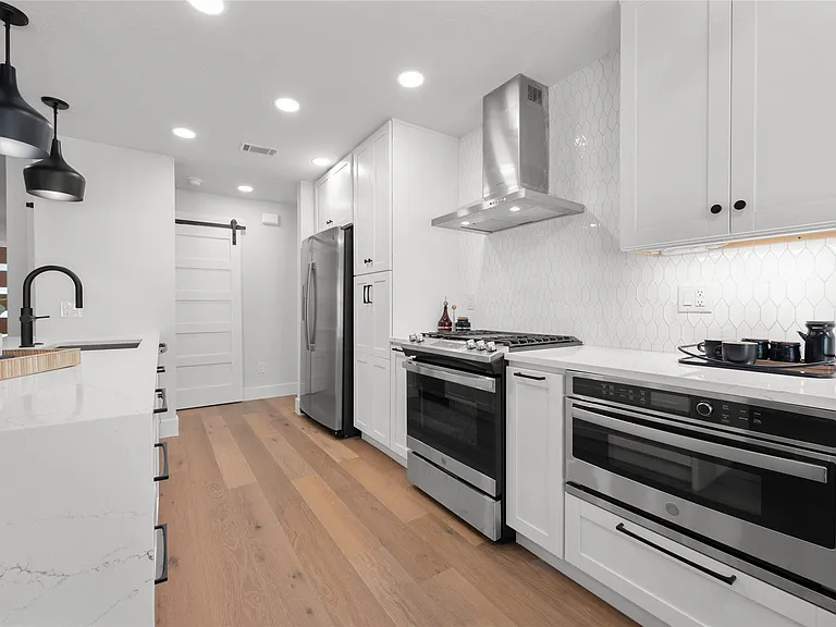 2404 Monarch Dr — Photo 10