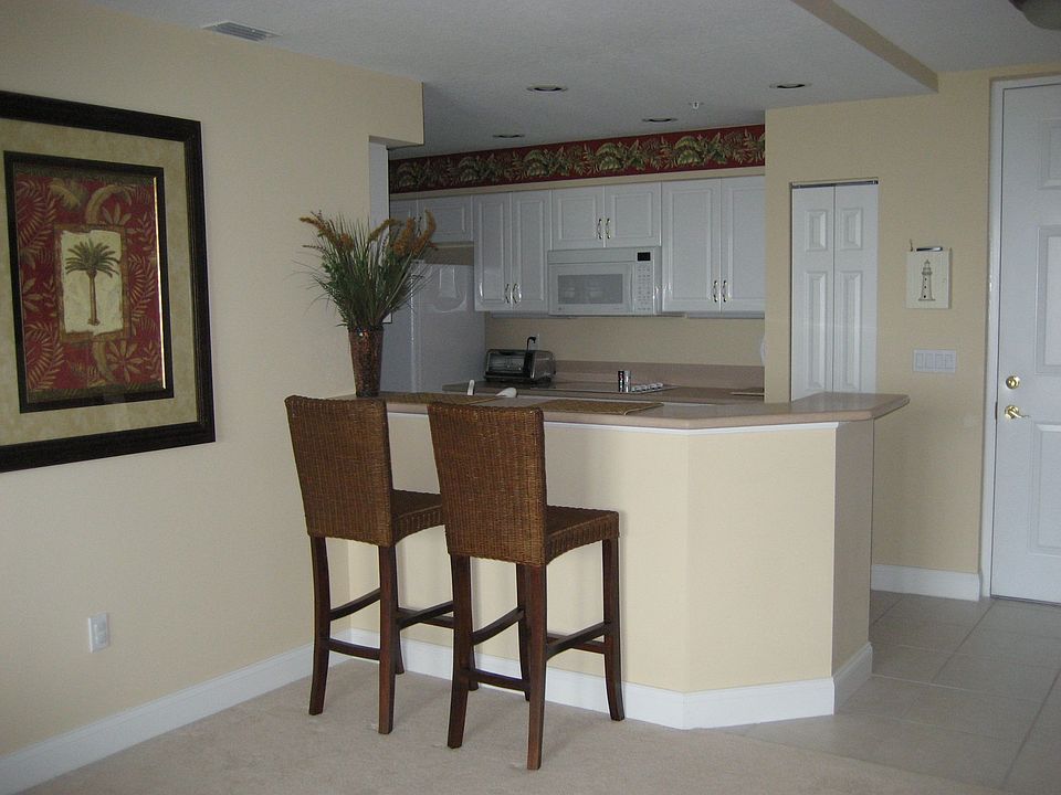 kitchen breakfast bar
