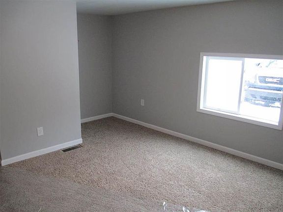 5th image of 52101 Forestbrook Ave