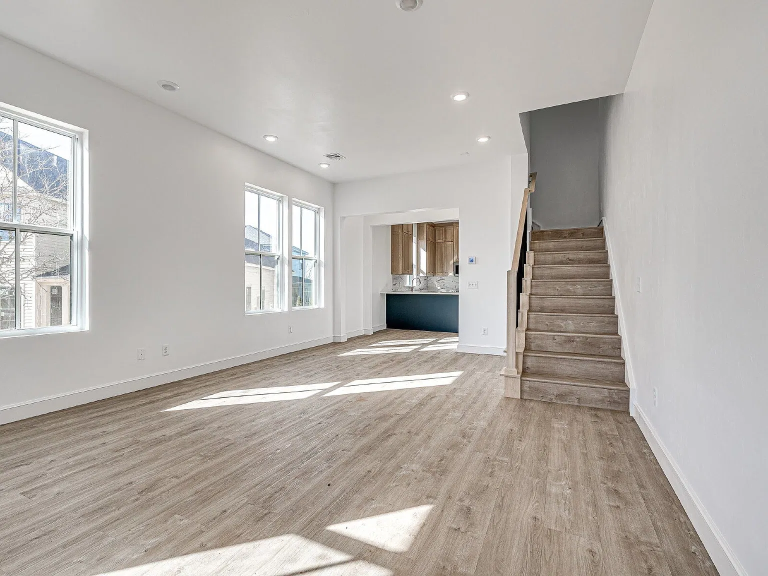 2 bed, 2.5 bath, 1293 sqft, $2,350 — Photo 2