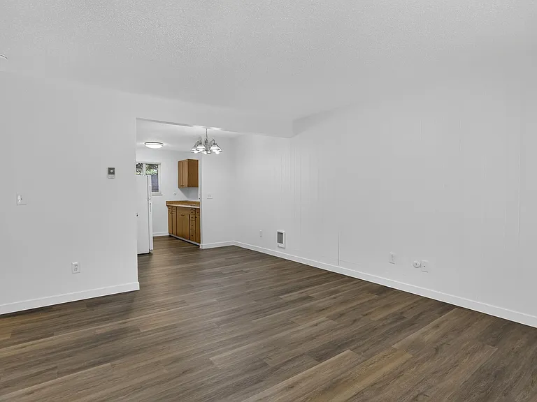 2523 NW Savier St — Photo 11
