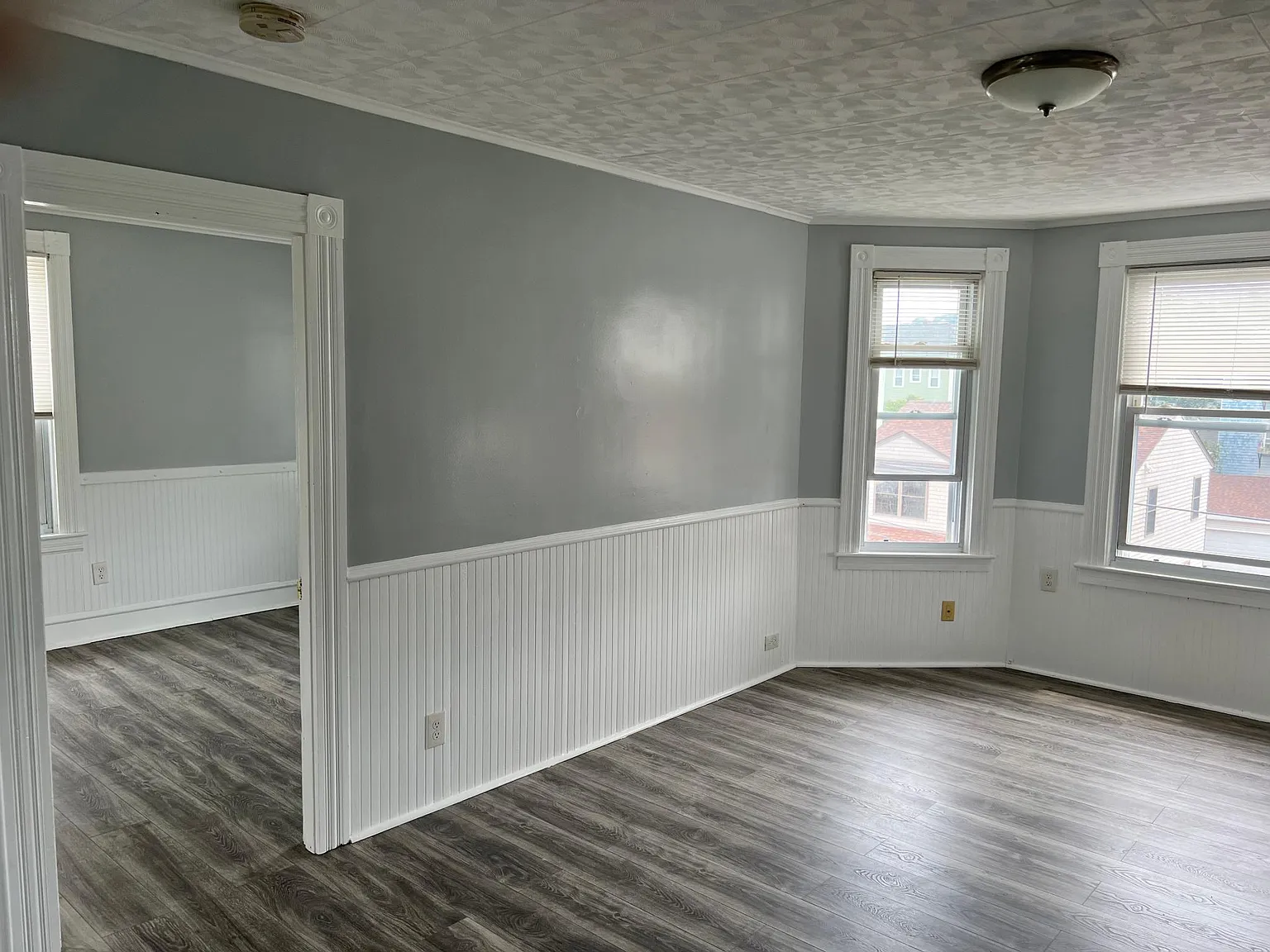 104 Almy St — Photo 4