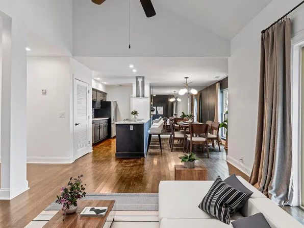 447 Summit Ridge Pl, Nashville, TN 37215