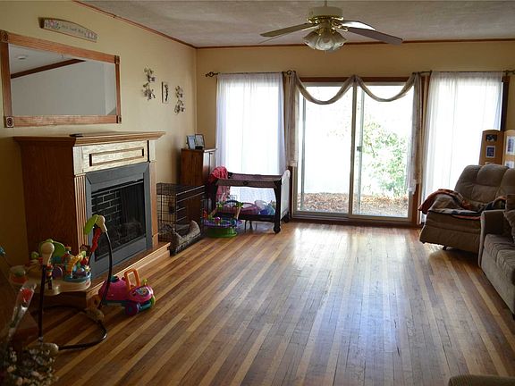 4th image of 5 Ramsy Ln