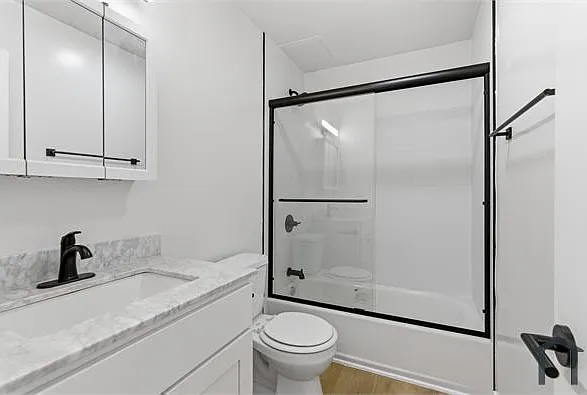 1922 S Hobart Blvd #9 — Photo 15