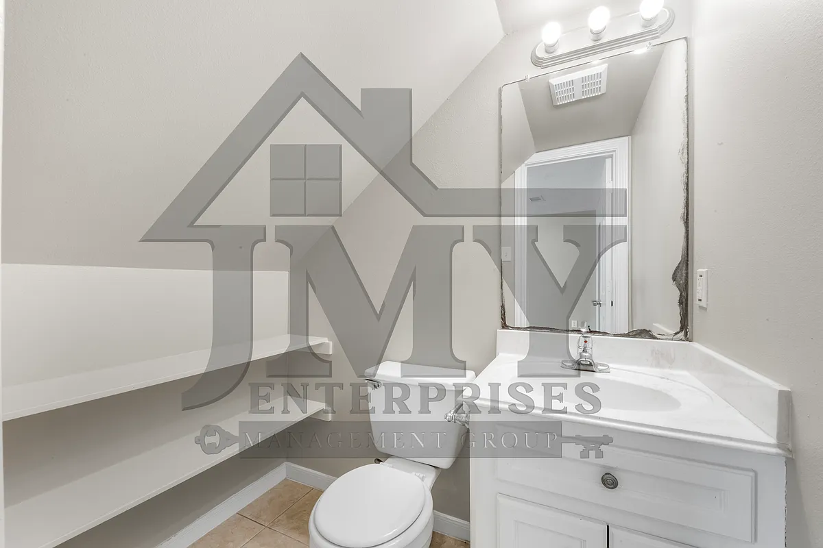 Building Photo - 819 Tidwell Rd #A