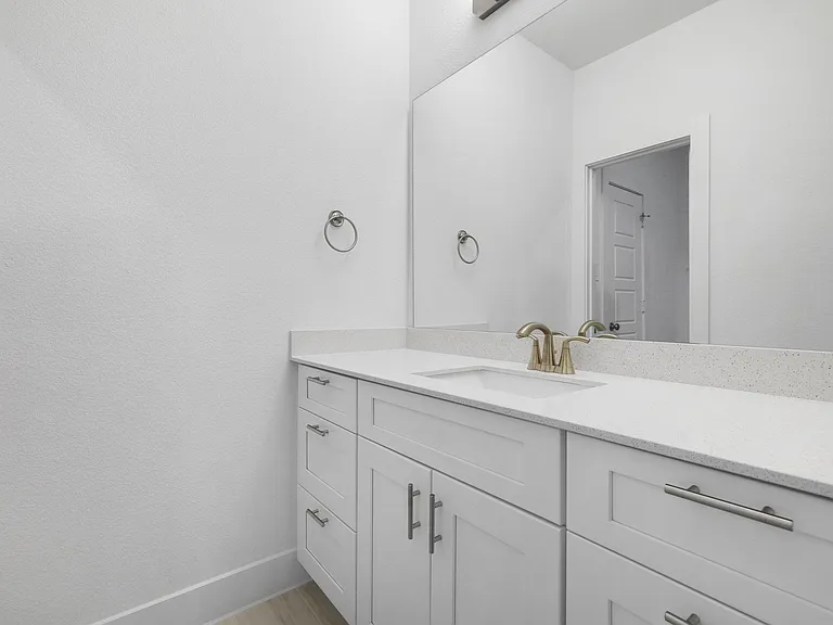8218 Vitex Ave — Photo 23