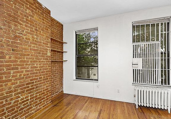 3rd image of 424 E 75th St #2B