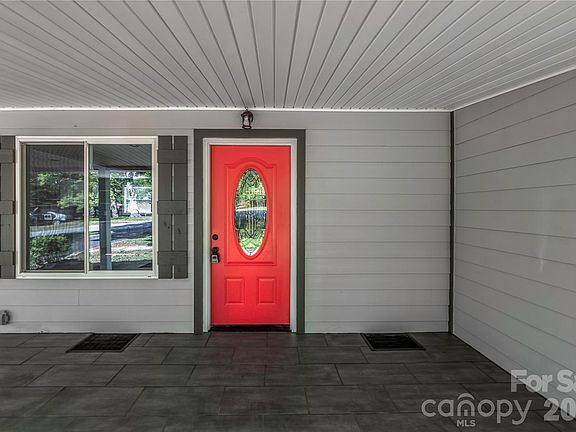 4th image of 404 Dogwood Ln