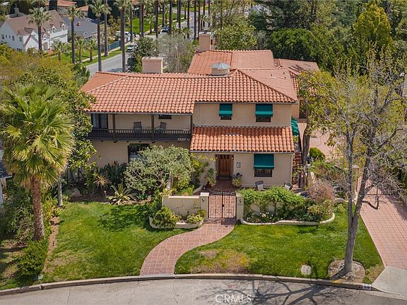 2nd image of 1510 Princes Drive