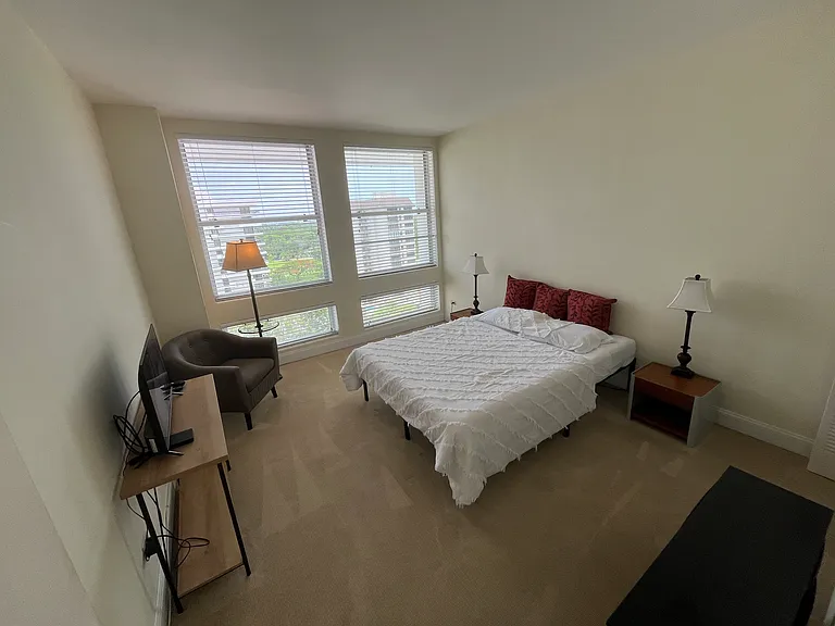 700 Biltmore Way #1112 — Photo 6