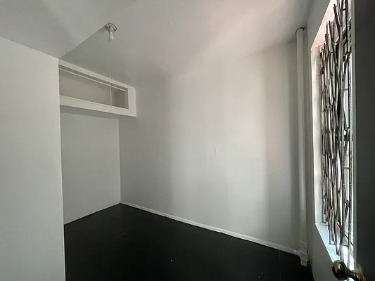 Rented by Bedford Realty USA Corp | media 4