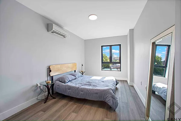 Rented by ERNY LLC | media 24