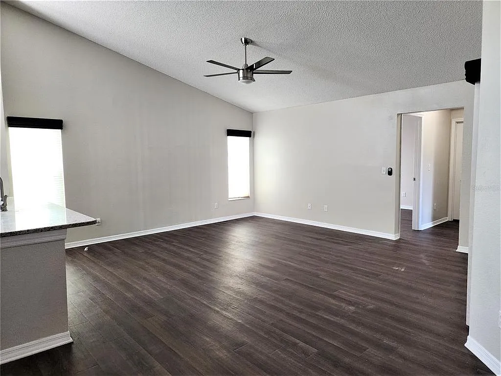 3 bed, 2.0 bath, 1786 sqft, $2,995 — Photo 4