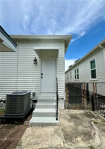 4732 Perrier St — Photo 10