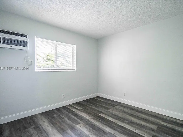 6650 Miller Rd #19 — Photo 8