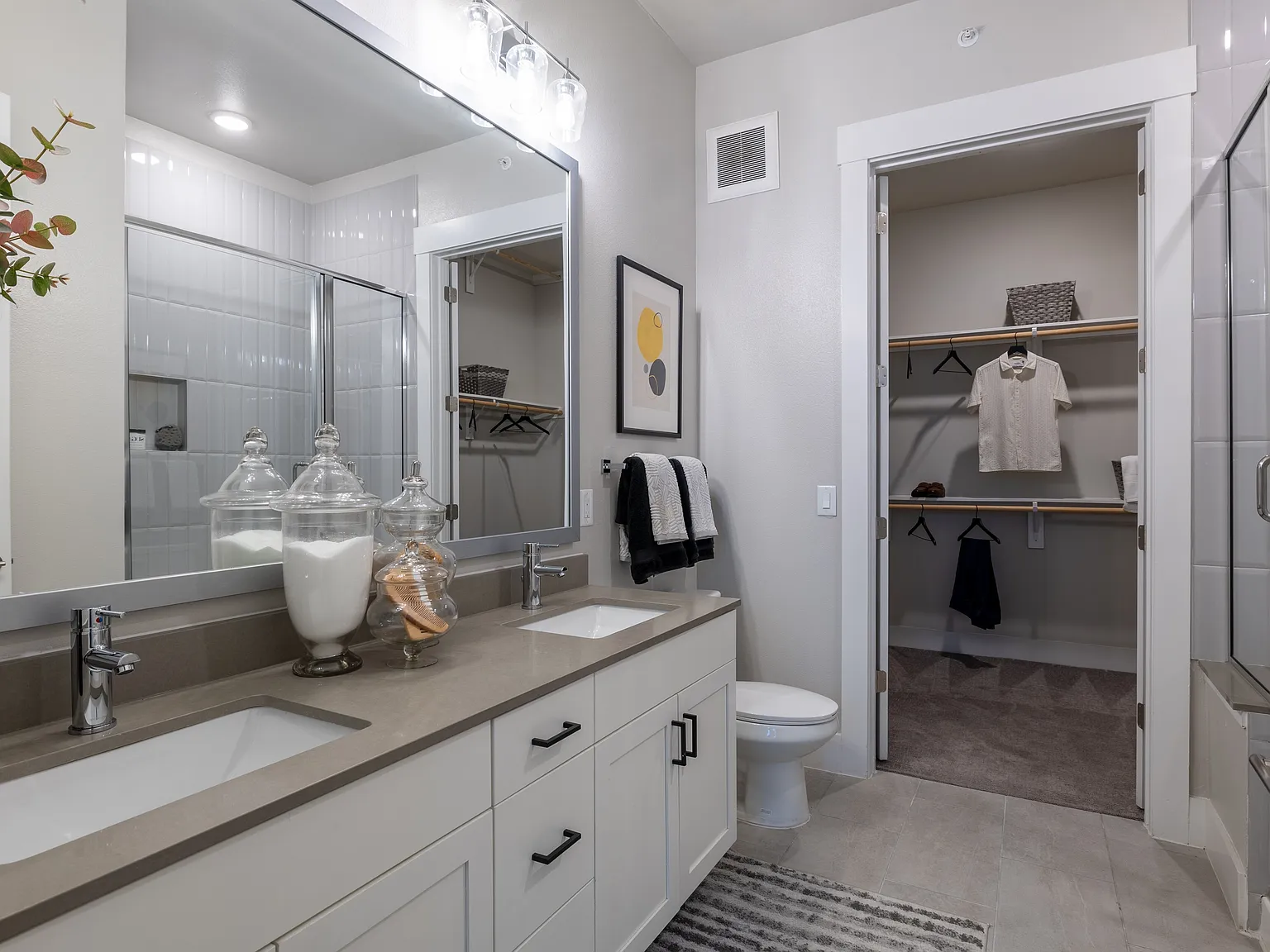 SYNC Sawyer Heights Apartments — Photo 2