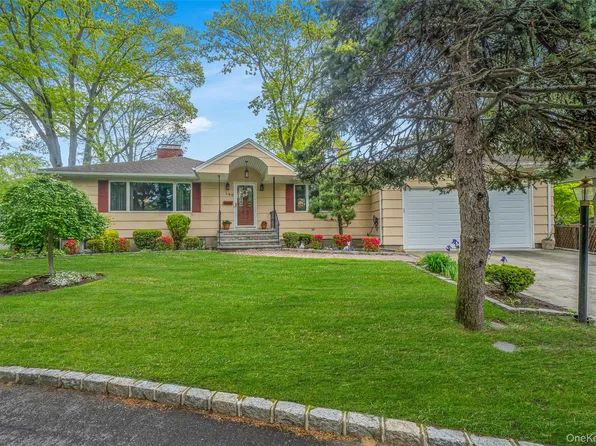 190 Lake Drive, Copiague, NY 11726