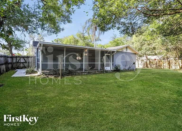 391 E Palmetto Ave — Photo 14