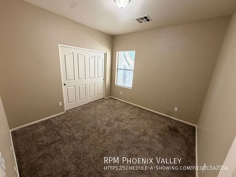 2517 S 116th Ave — Photo 9