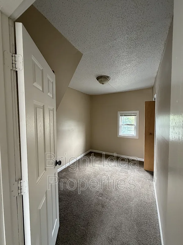 3 bed, 1.0 bath, 738 sqft, $1,450 — Photo 2